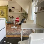 Studio Poppies Balcony Free Parking